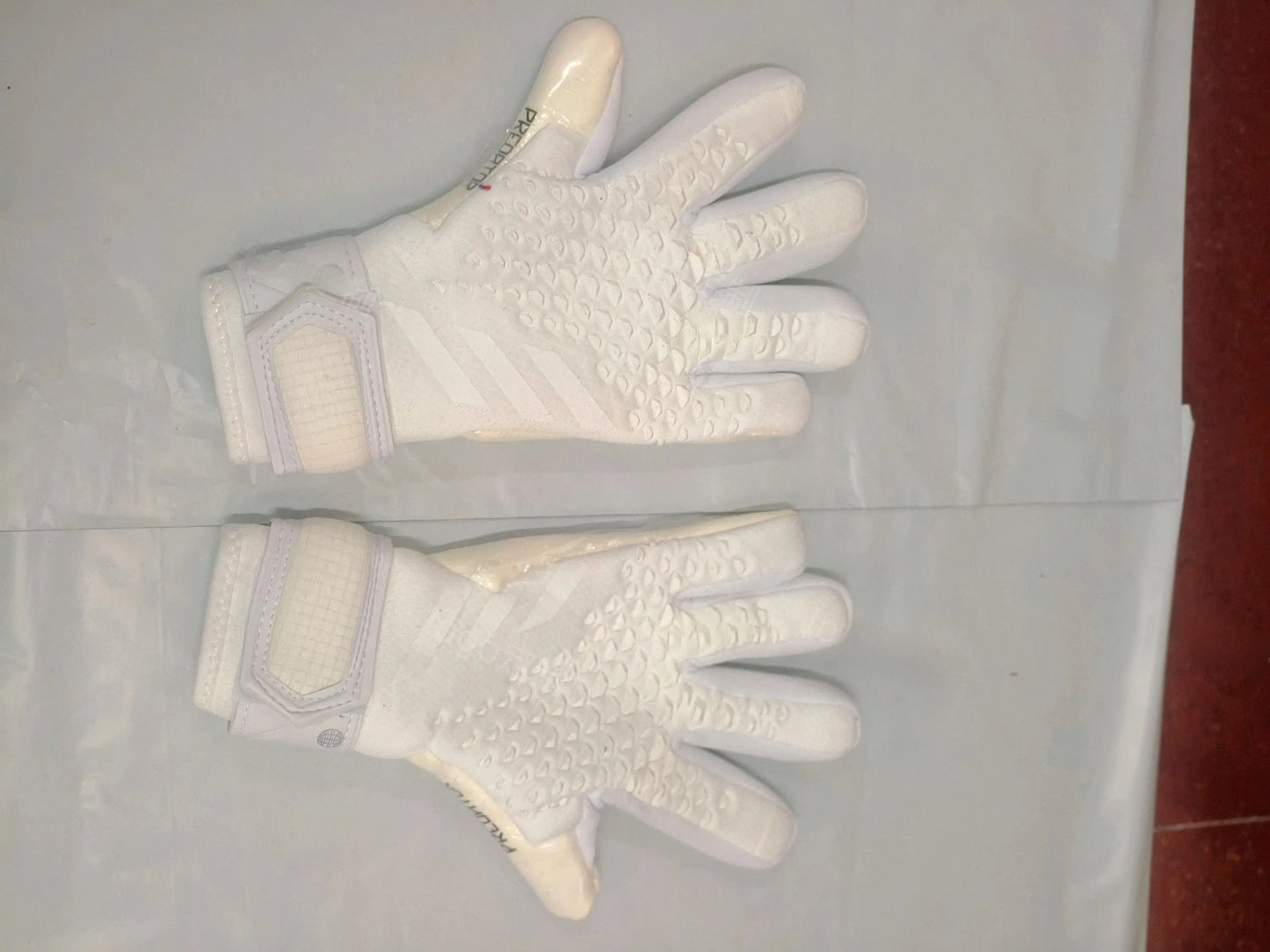 New 23 Thickened Latex Goalkeeper Gloves without Finger Protection for Adults And Teenagers Anti-Slip And Wear-Resistant Foot...