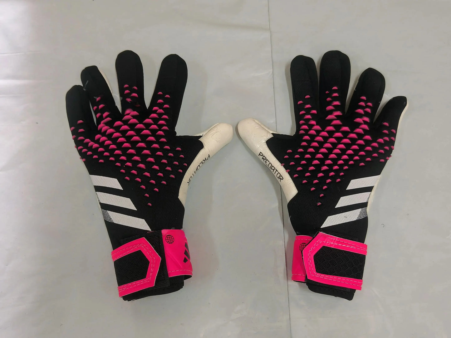 New 23 Thickened Latex Goalkeeper Gloves without Finger Protection for Adults And Teenagers Anti-Slip And Wear-Resistant Foot...