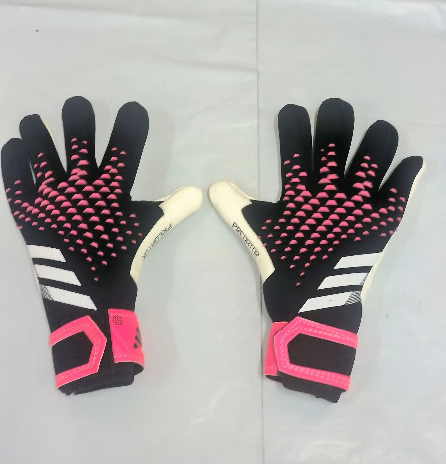 New 23 Thickened Latex Goalkeeper Gloves without Finger Protection for Adults And Teenagers Anti-Slip And Wear-Resistant Foot...