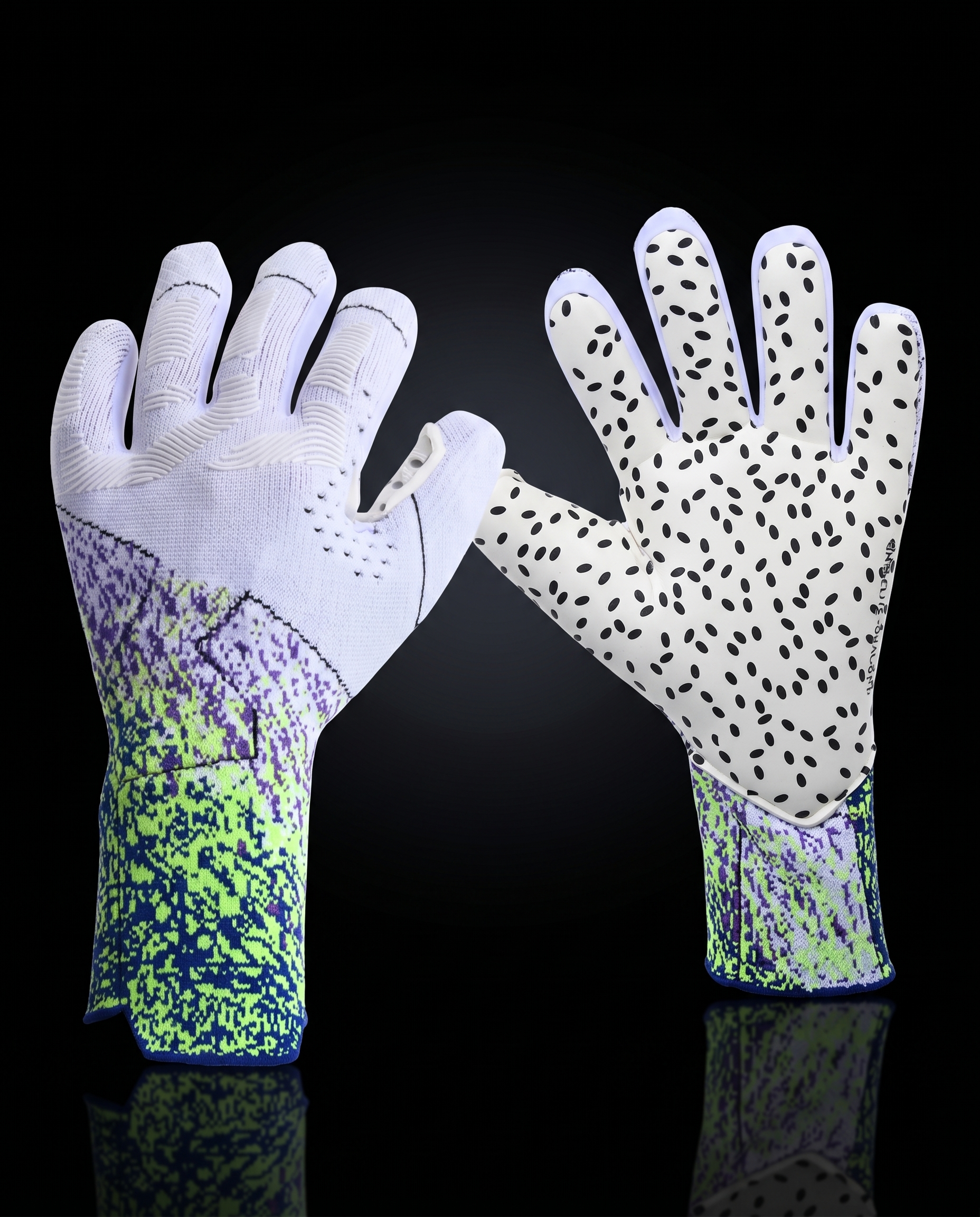 UNDERTHEBAR Stratus Pro — Goalkeeper Gloves
